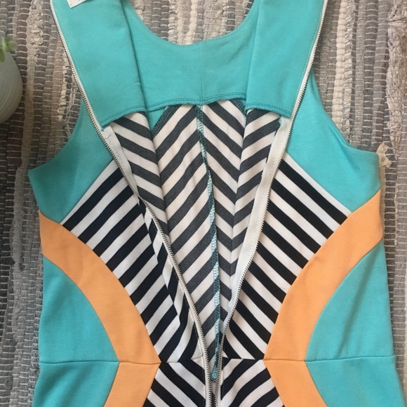 NWOT Paper Scissors Bodycon Geometric Dress in Black White Tourquoise Orange SZM - Picture 9 of 11